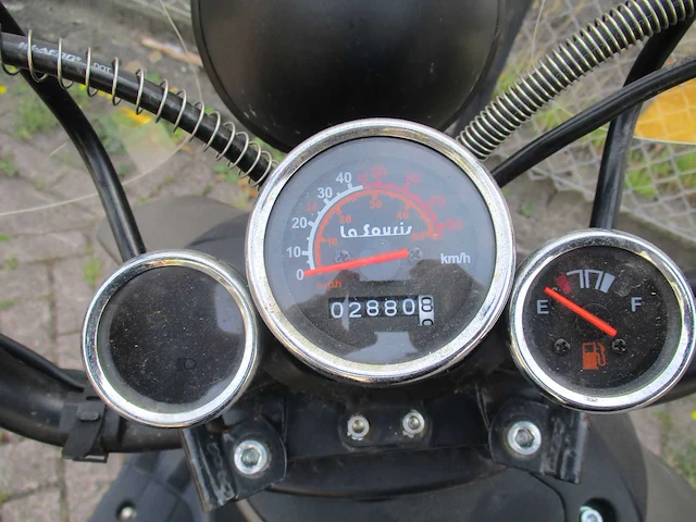 La souris - bromscooter - futuro retro injectie - scooter - afbeelding 3 van  11