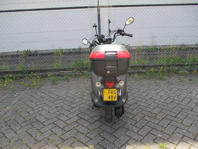 La souris - bromscooter - futuro retro injectie - scooter - afbeelding 10 van  11