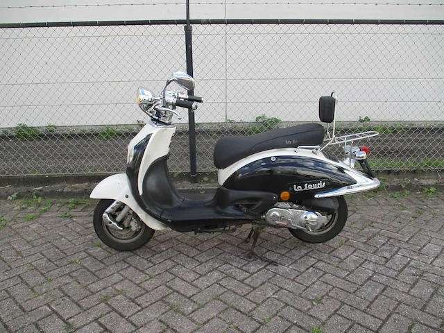 La souris - bromscooter - grande retro two tone - scooter - afbeelding 1 van  11