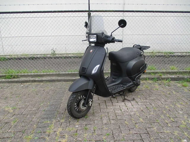 La souris - bromscooter - sourini rs injectie - scooter - afbeelding 2 van  11