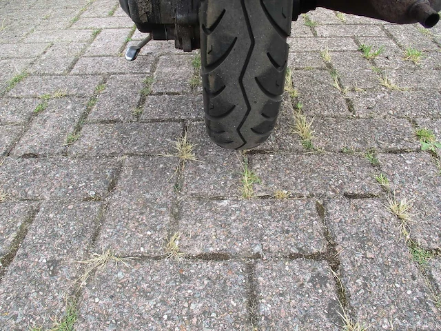 La souris - bromscooter - sourini rs injectie - scooter - afbeelding 9 van  11