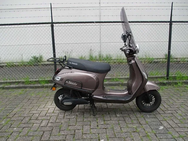 La souris - snorscooter - e-sourini - e-scooter - afbeelding 11 van  14