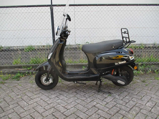 La souris - snorscooter - e-sourini - e-scooter - afbeelding 1 van  12