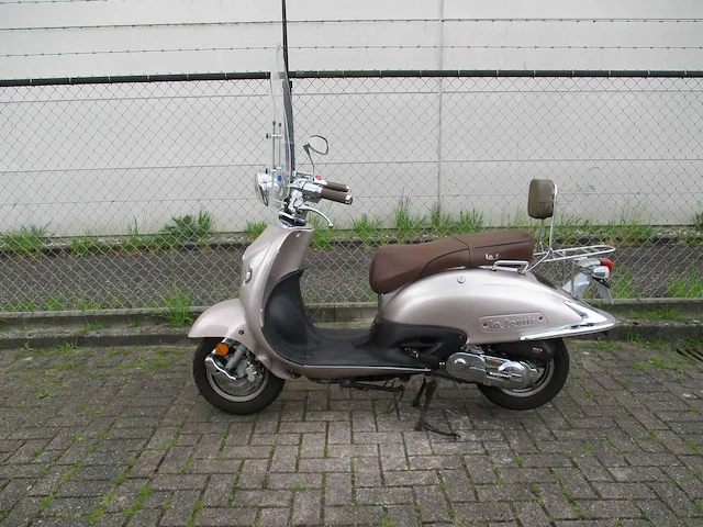 La souris - snorscooter - grande retro - scooter - afbeelding 1 van  9