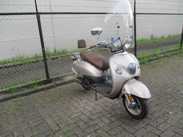 La souris - snorscooter - grande retro - scooter - afbeelding 4 van  9