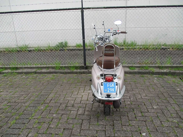 La souris - snorscooter - grande retro - scooter - afbeelding 7 van  9