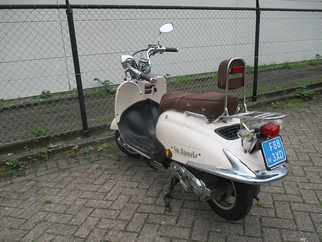 La souris - snorscooter - grande retro - scooter - afbeelding 2 van  11