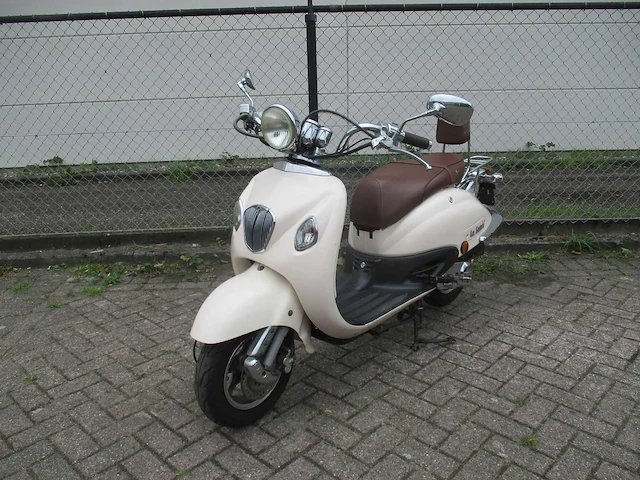 La souris - snorscooter - grande retro - scooter - afbeelding 4 van  11