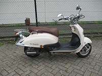 La souris - snorscooter - grande retro - scooter - afbeelding 8 van  11