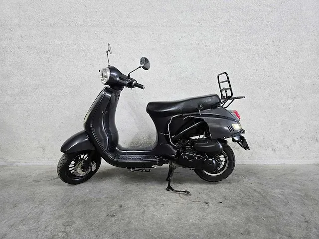 La souris - snorscooter - vespelini - 4t 25km uitvoering - afbeelding 4 van  6