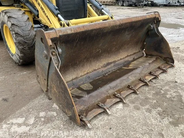 Laadgraafcombinatie new holland, b80b-ss, geel, bouwjaar 2017 - afbeelding 33 van  35