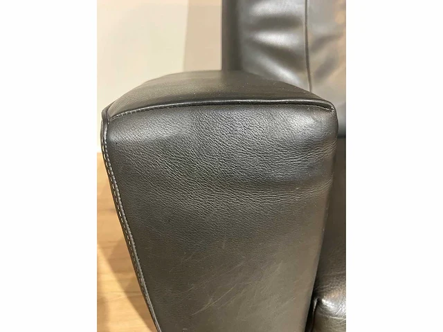 Label - longa - fauteuil - gerard van den berg - afbeelding 13 van  14