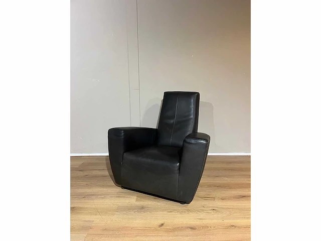 Label - longa - fauteuil - gerard van den berg - afbeelding 4 van  14