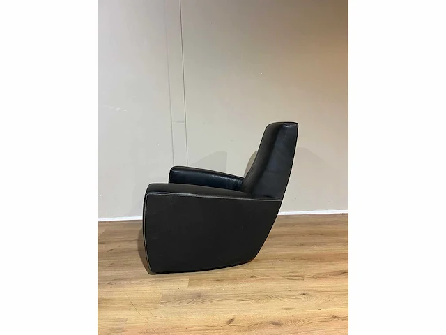 Label - longa - fauteuil - gerard van den berg - afbeelding 5 van  14