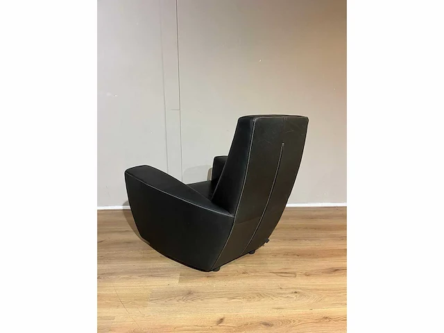 Label - longa - fauteuil - gerard van den berg - afbeelding 6 van  14