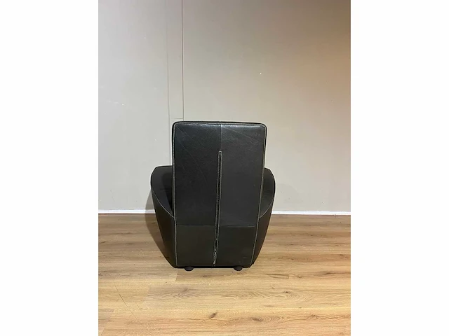 Label - longa - fauteuil - gerard van den berg - afbeelding 7 van  14