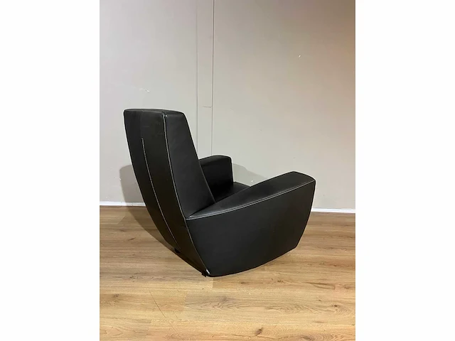 Label - longa - fauteuil - gerard van den berg - afbeelding 8 van  14