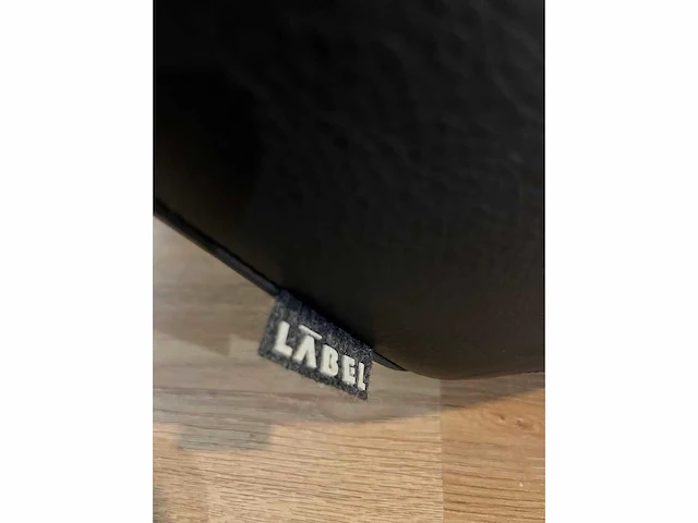 Label - longa - fauteuil - gerard van den berg - afbeelding 9 van  14