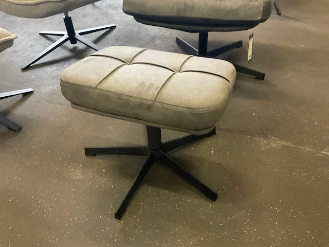 Label51 alvar draaifauteuil + hocker - afbeelding 7 van  9