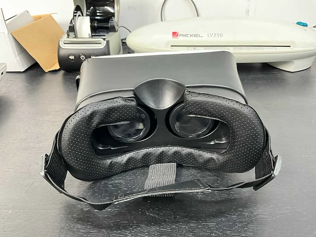 Labelprinter 3d-bril en opladers - afbeelding 9 van  9