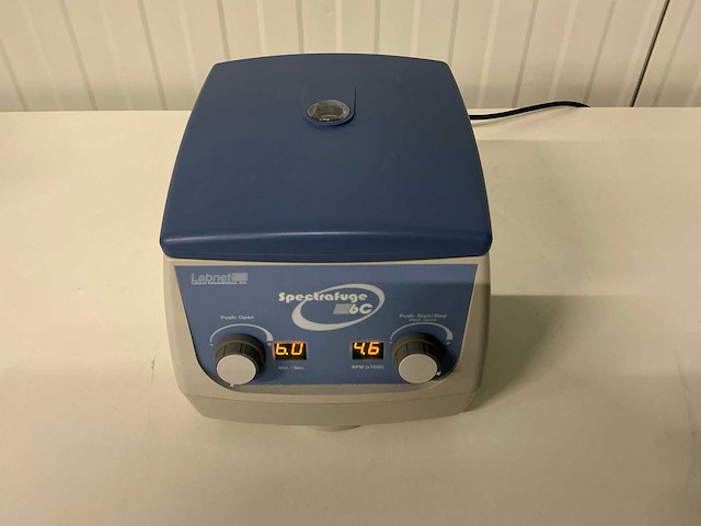 Labnet - 6c - centrifuge - afbeelding 1 van  3