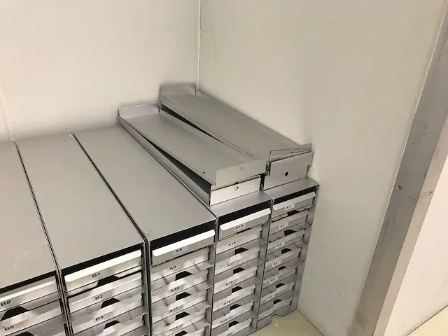 Labo partij ladekasten - afbeelding 4 van  5