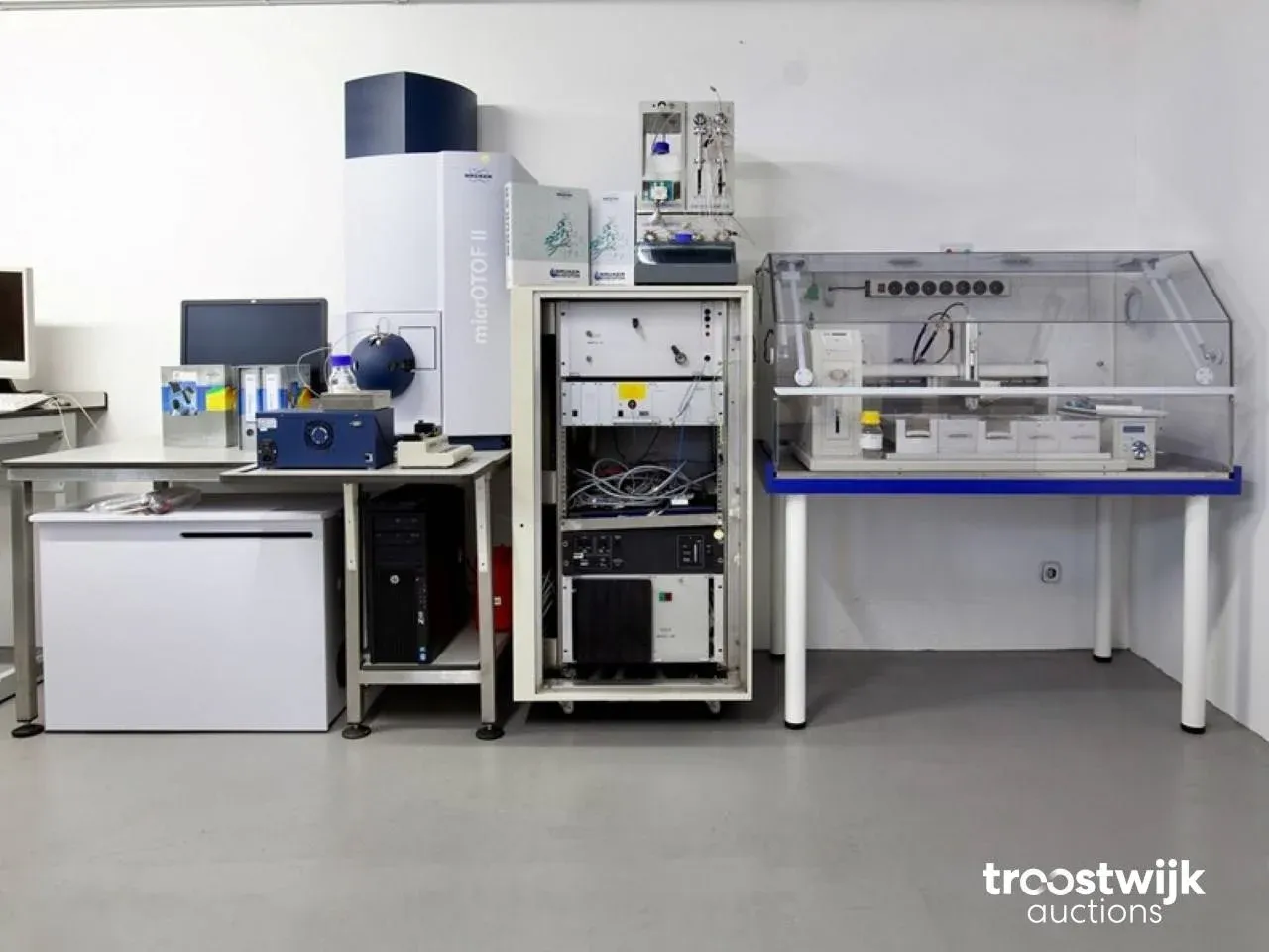 Laboratorium, analytische - en biochemische apparatuur en meubilair, relocation