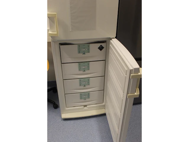 Laboratorium koelvriescombinatie liebherr comfort 60 x 66 x 200 cm. - afbeelding 4 van  4