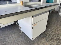 Laboratorium met afzuiging - afbeelding 5 van  25