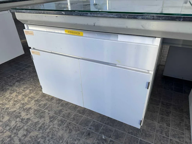 Laboratorium met afzuiging - afbeelding 8 van  25