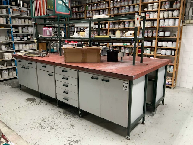 Laboratorium meubel - afbeelding 1 van  2