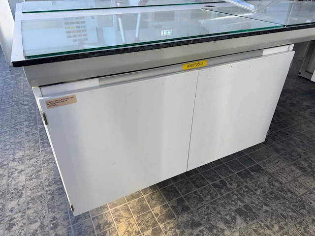 Laboratorium tafel met afzuiging - afbeelding 3 van  13