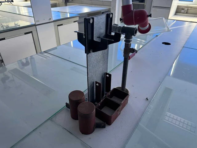 Laboratorium tafel met afzuiging - afbeelding 4 van  13