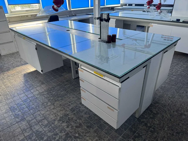 Laboratorium tafel met afzuiging - afbeelding 1 van  13