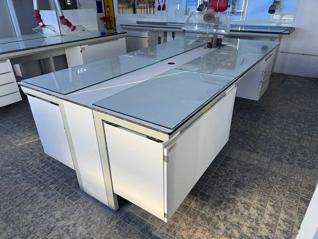 Laboratorium tafel met afzuiging - afbeelding 6 van  13