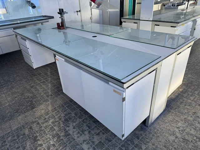 Laboratorium tafel met afzuiging - afbeelding 7 van  13