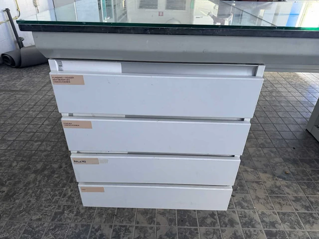 Laboratorium tafel met afzuiging - afbeelding 13 van  13