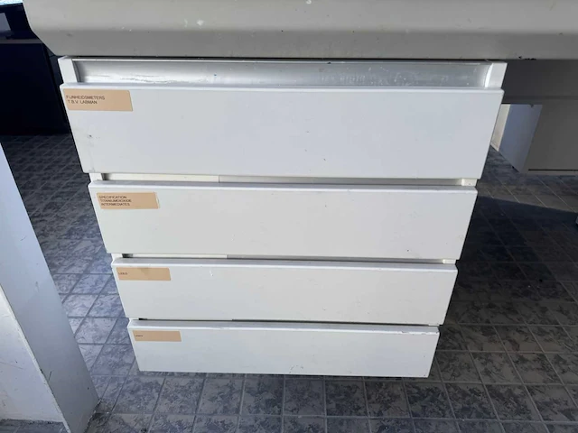 Laboratorium tafel met afzuiging - afbeelding 5 van  18
