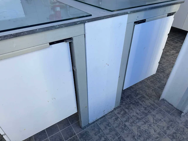Laboratorium tafel met afzuiging - afbeelding 10 van  18
