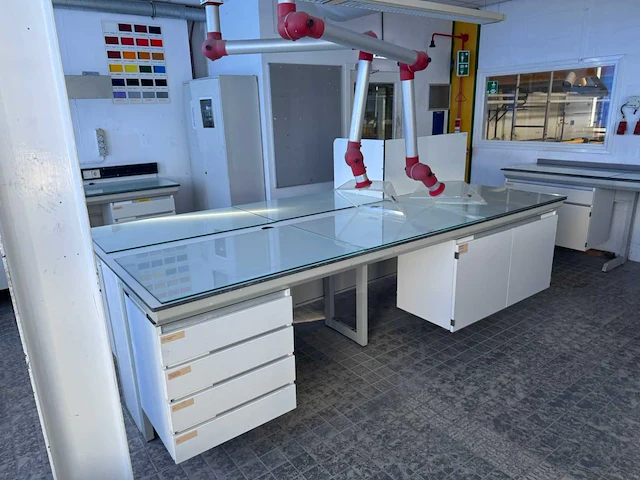 Laboratorium tafel met afzuiging - afbeelding 1 van  18