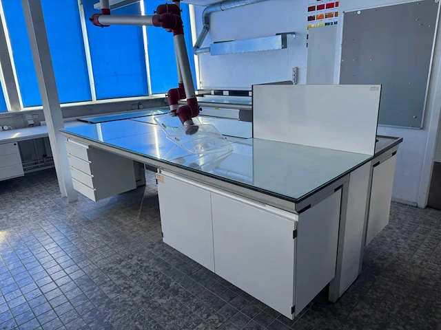 Laboratorium tafel met afzuiging - afbeelding 11 van  18
