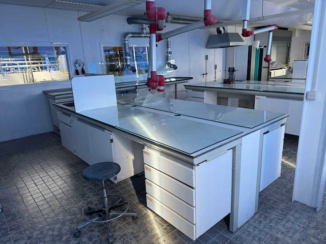 Laboratorium tafel met afzuiging - afbeelding 12 van  18