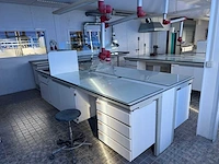 Laboratorium tafel met afzuiging - afbeelding 12 van  18