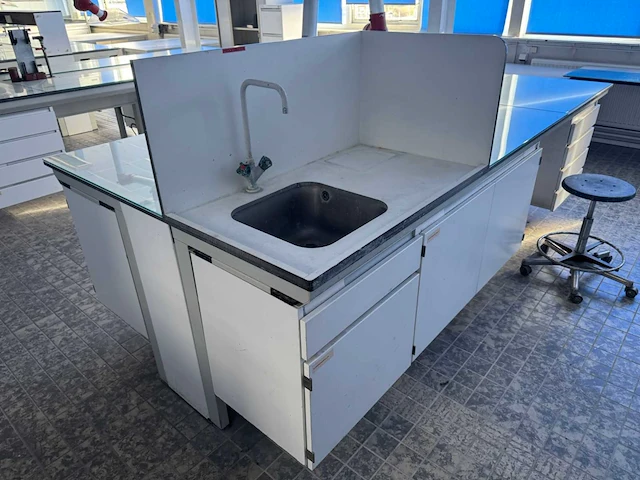Laboratorium tafel met afzuiging - afbeelding 14 van  18
