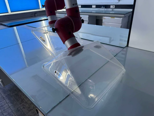Laboratorium tafel met afzuiging - afbeelding 18 van  18