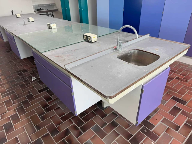 Laboratorium tafel - afbeelding 1 van  12