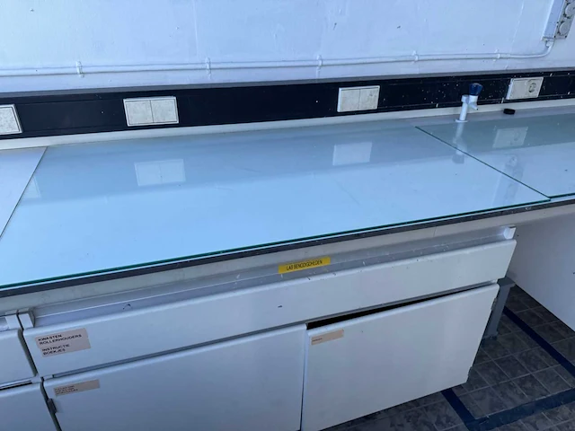 Laboratorium tafel - afbeelding 4 van  9