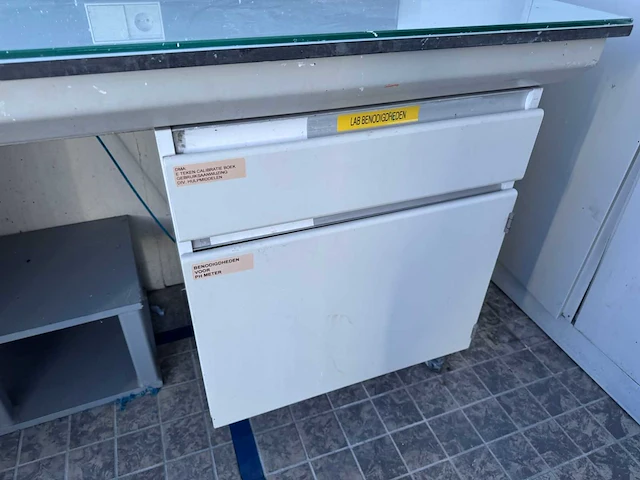 Laboratorium tafel - afbeelding 7 van  9