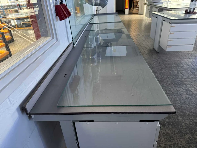 Laboratorium tafel - afbeelding 4 van  9