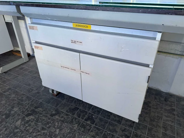 Laboratorium tafel - afbeelding 8 van  9